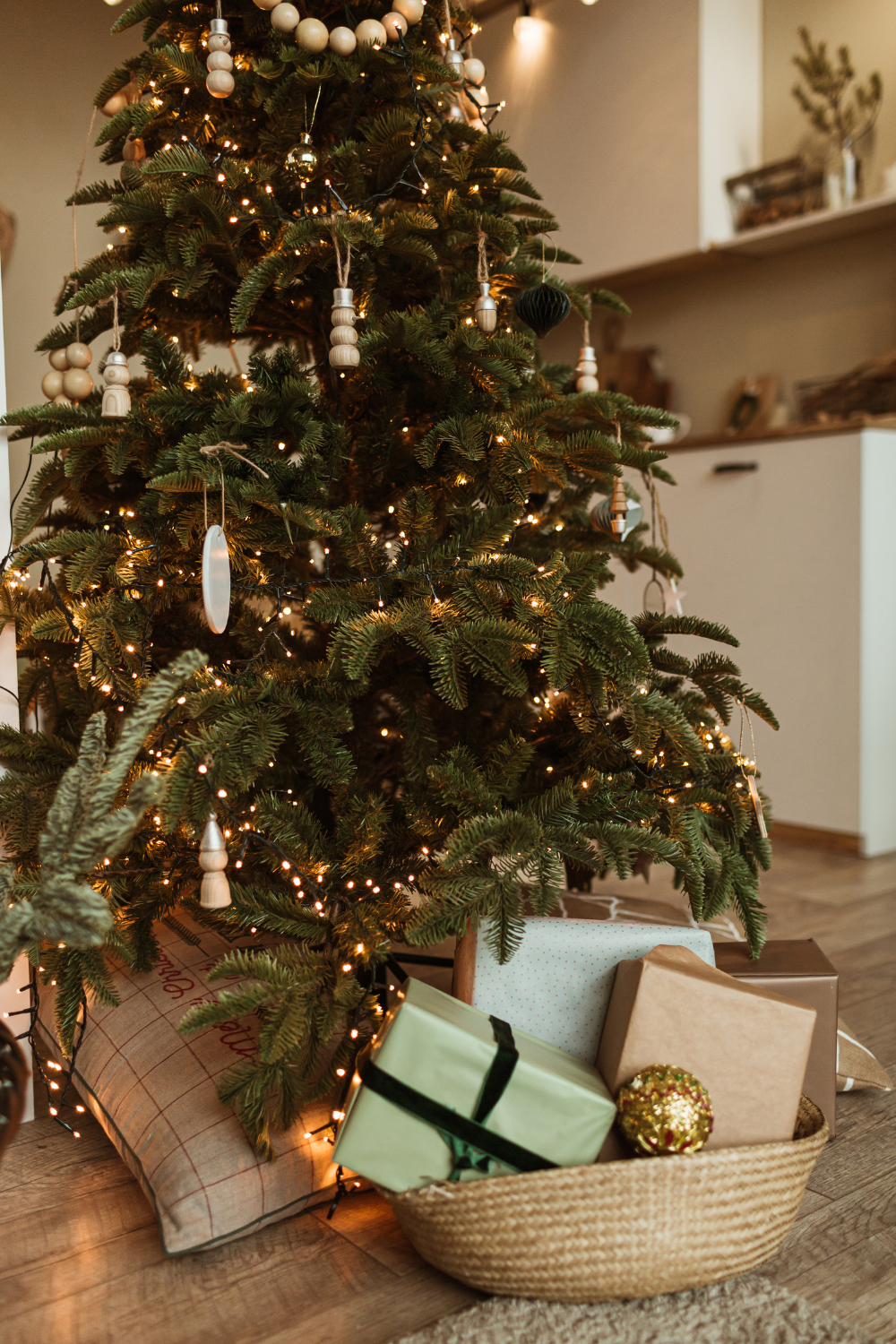 Neutral Holiday Decor: Cozy Neutral Christmas Decorations