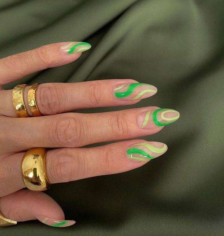 green nails