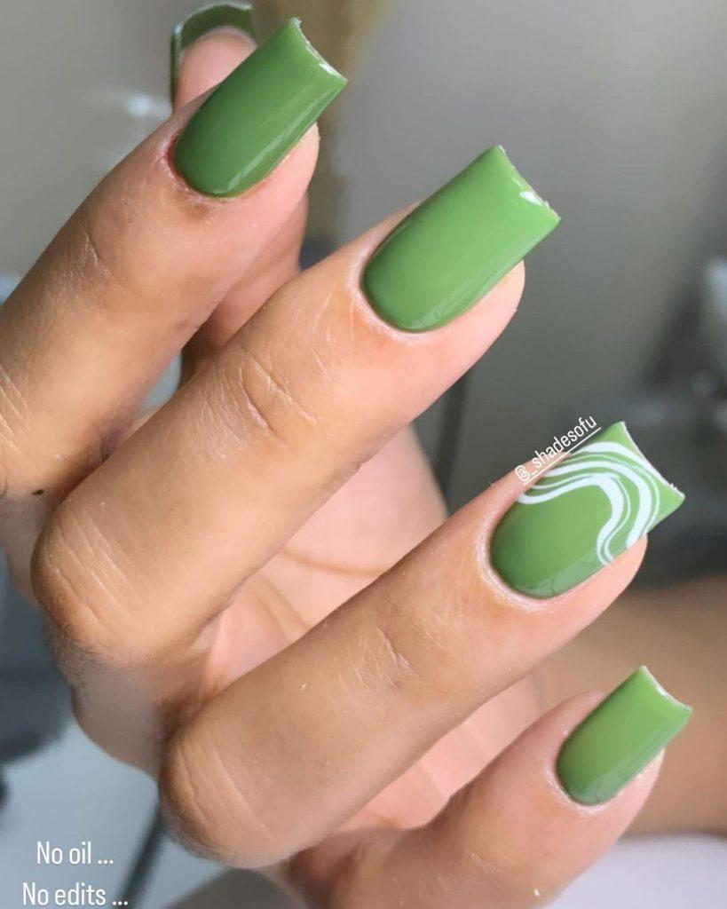 green nails