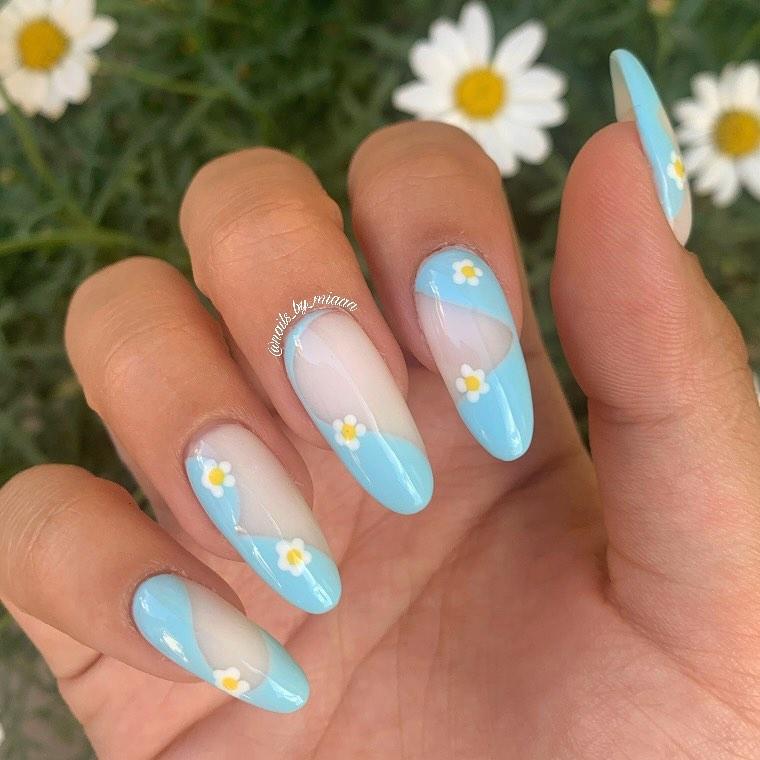 daisy nails