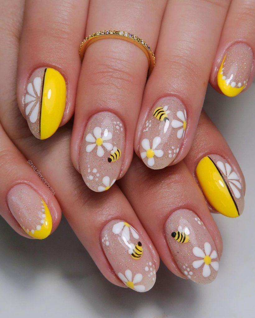 daisy nails