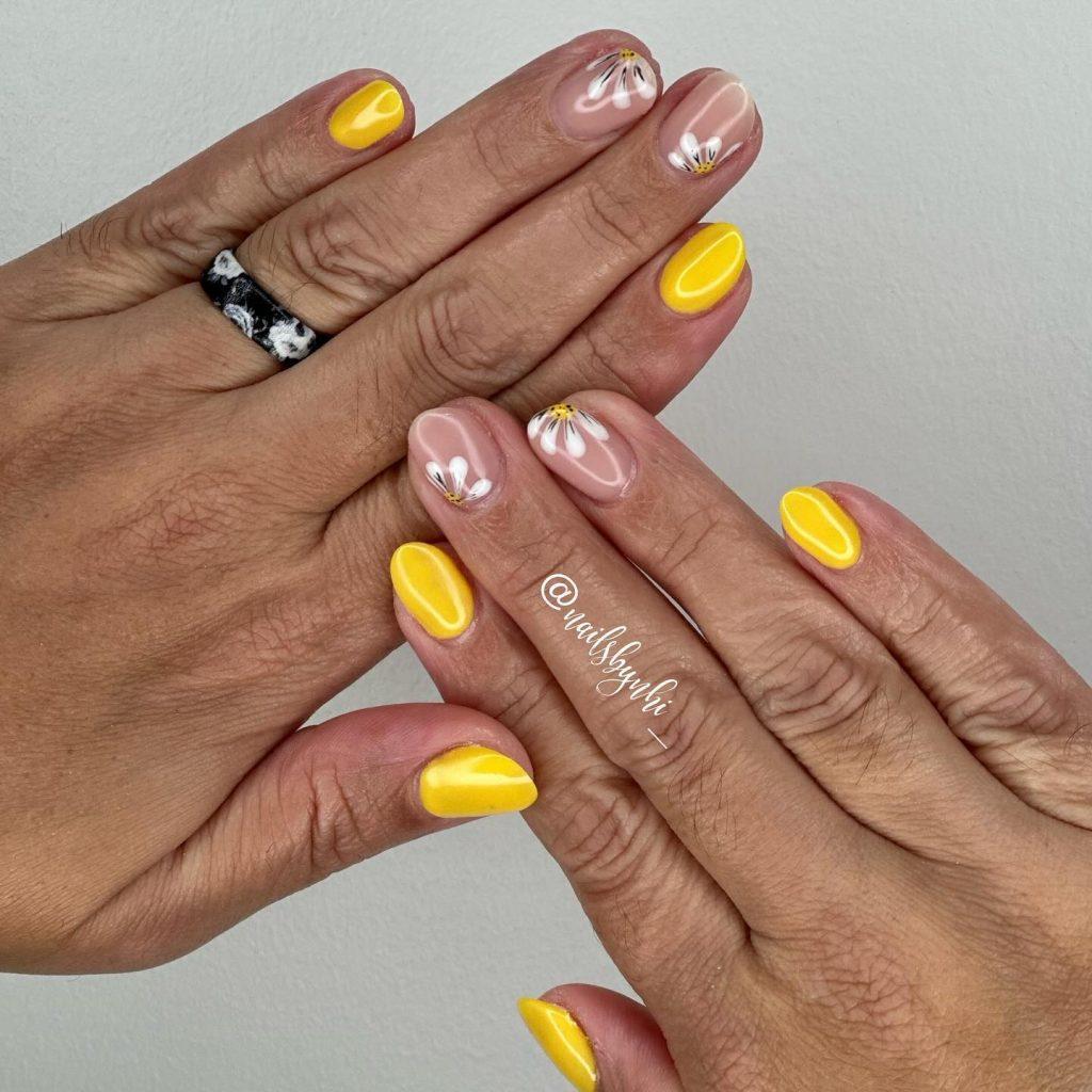 daisy nails