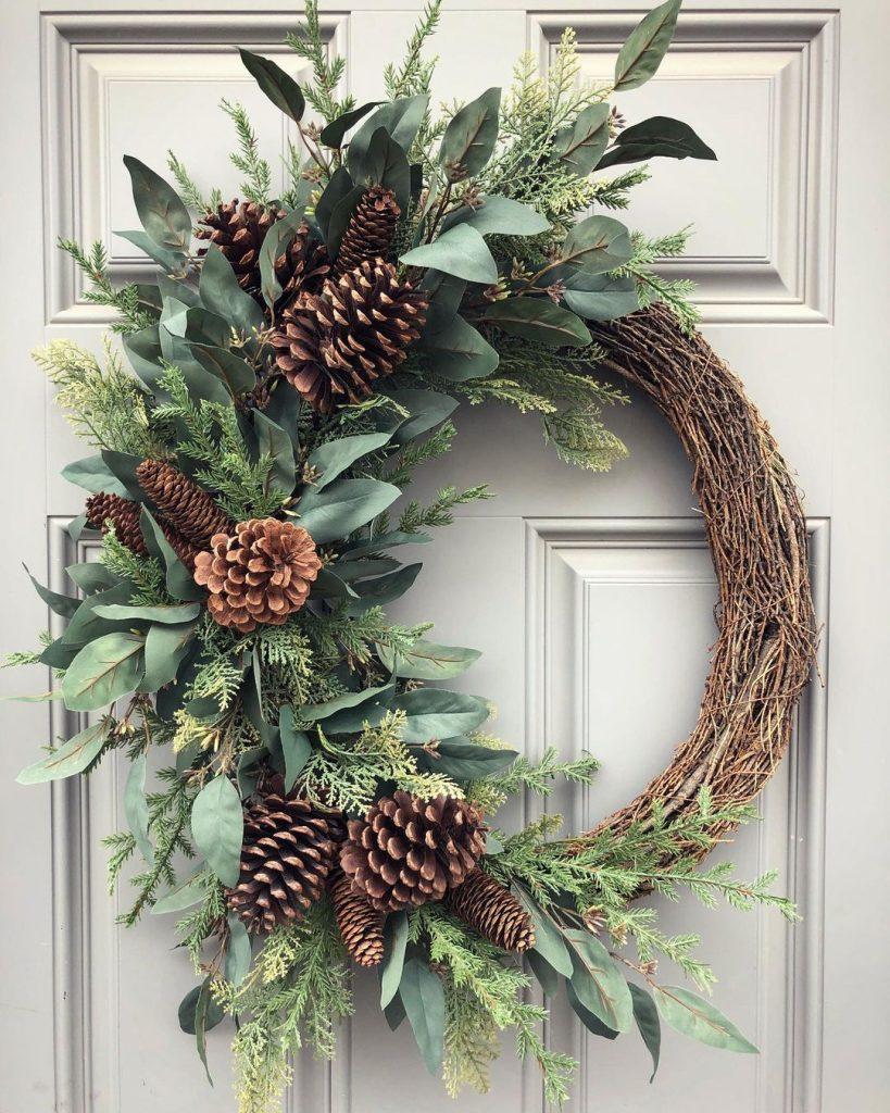 Wonderfully Inviting Winter Wreath Ideas For Your Front Door | Winter Decor - ReallyRushai