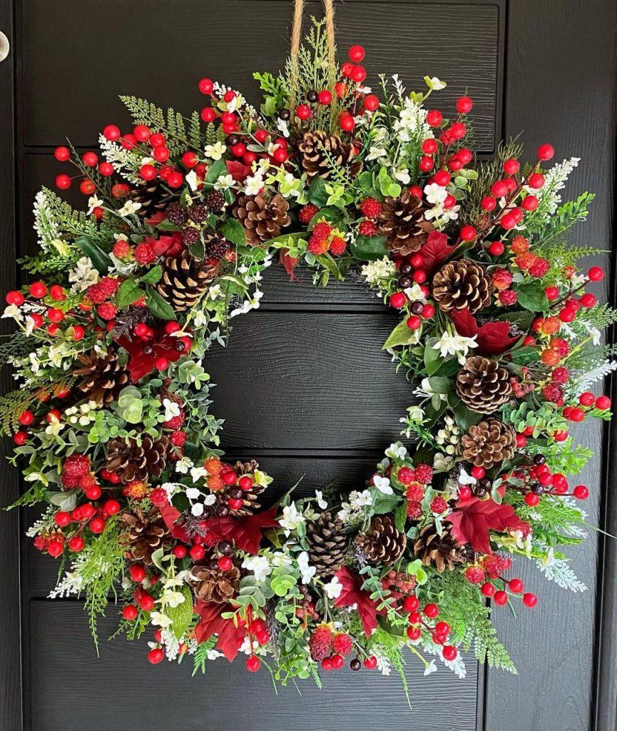 Wonderfully Inviting Winter Wreath Ideas For Your Front Door | Winter Decor - ReallyRushai