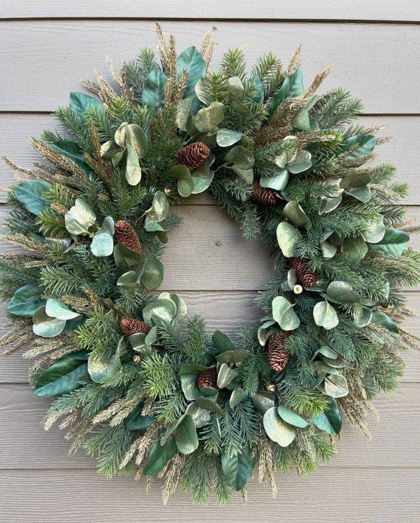 Wonderfully Inviting Winter Wreath Ideas For Your Front Door | Winter Decor - ReallyRushai