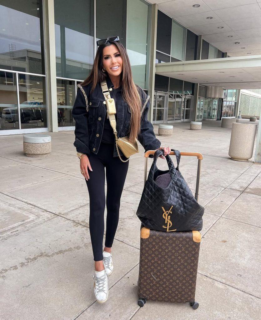 Comfy Airport Outfits - ReallyRushai