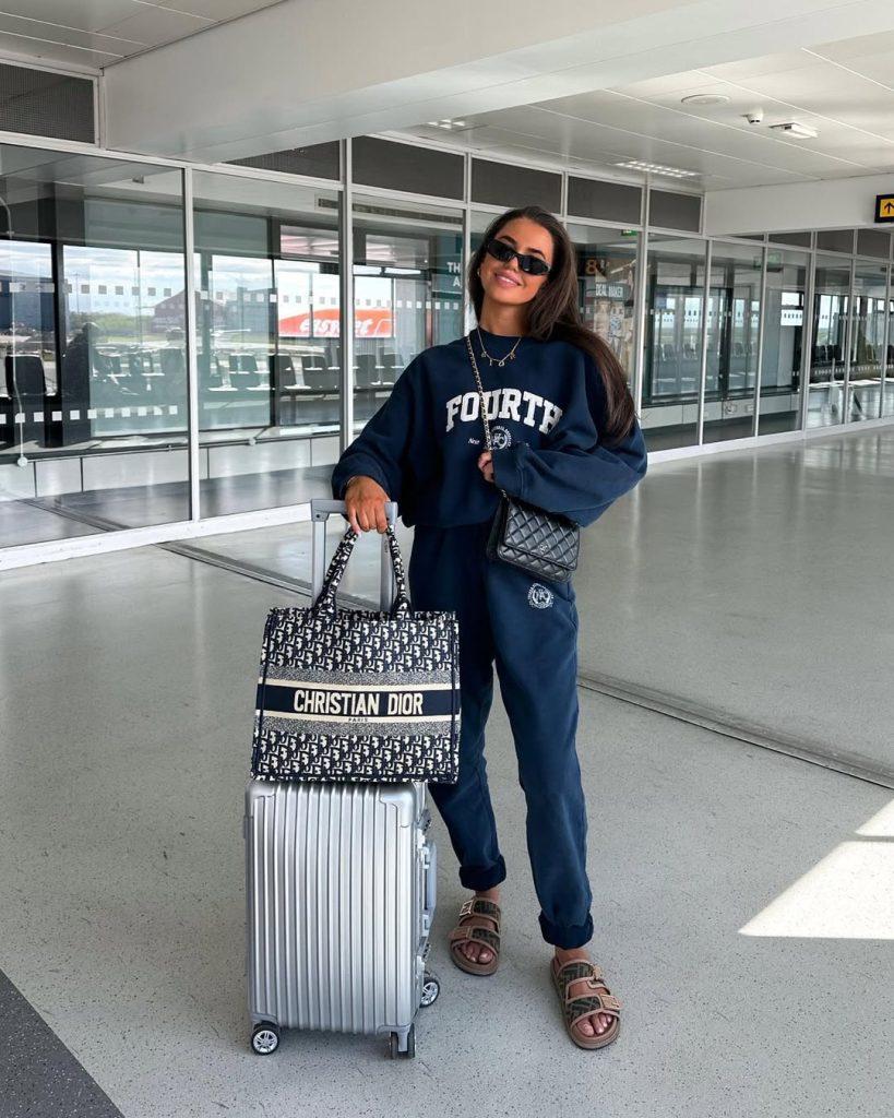 Comfy Airport Outfits - ReallyRushai