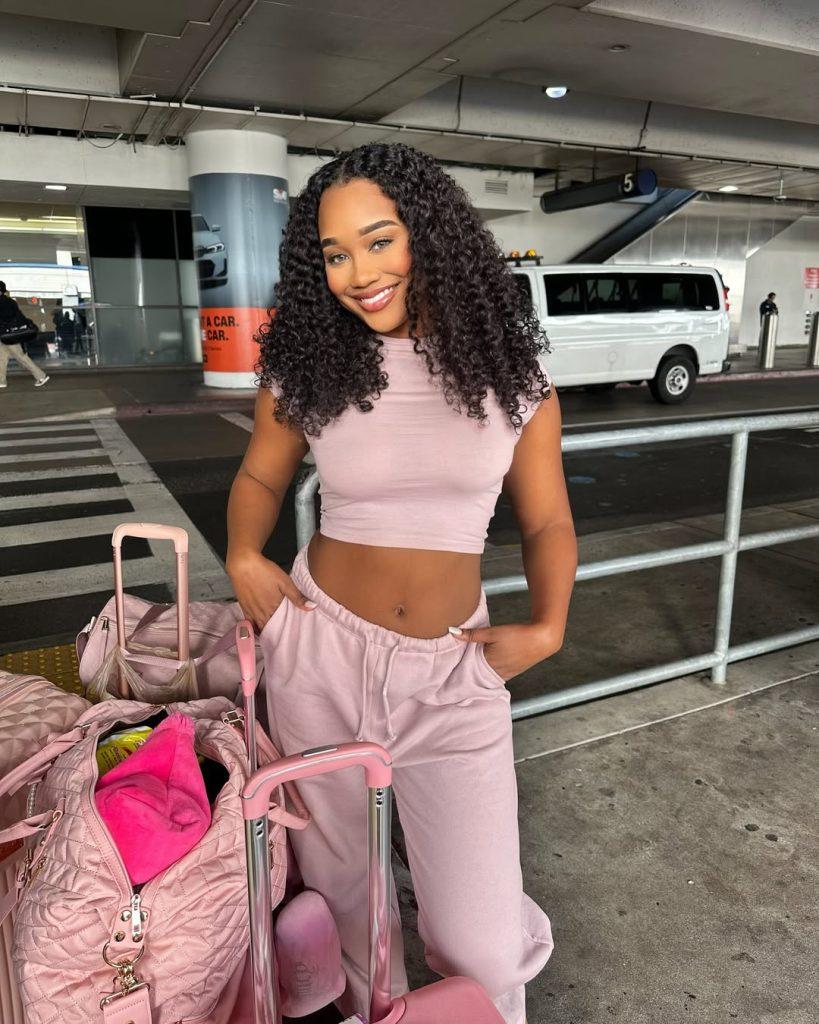 Comfy Airport Outfits - ReallyRushai