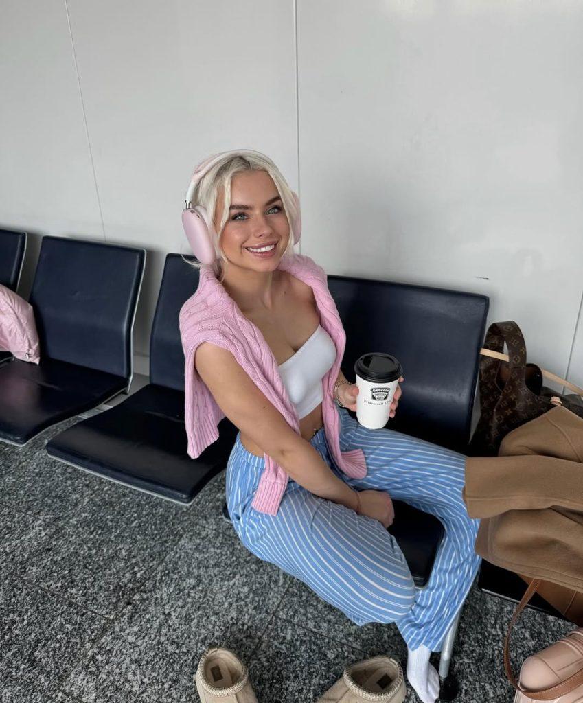 Comfy Airport Outfits - ReallyRushai