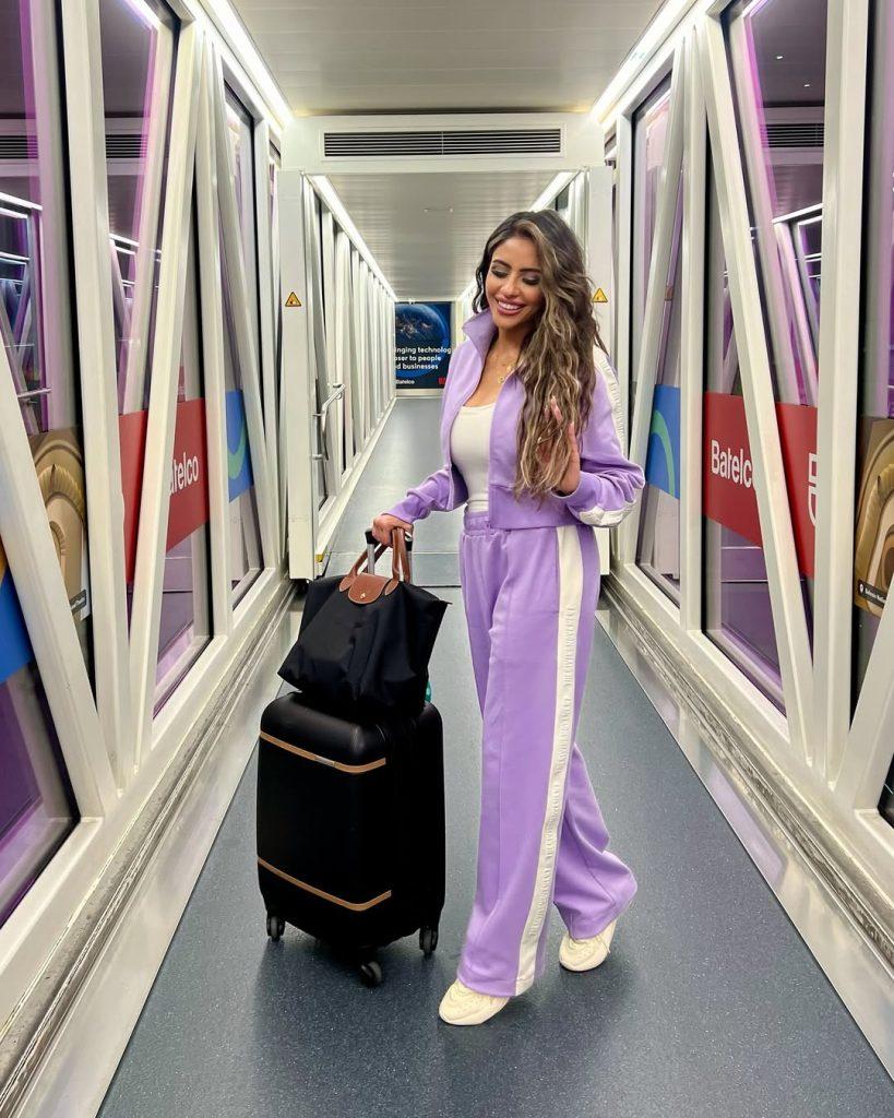 Comfy Airport Outfits - ReallyRushai