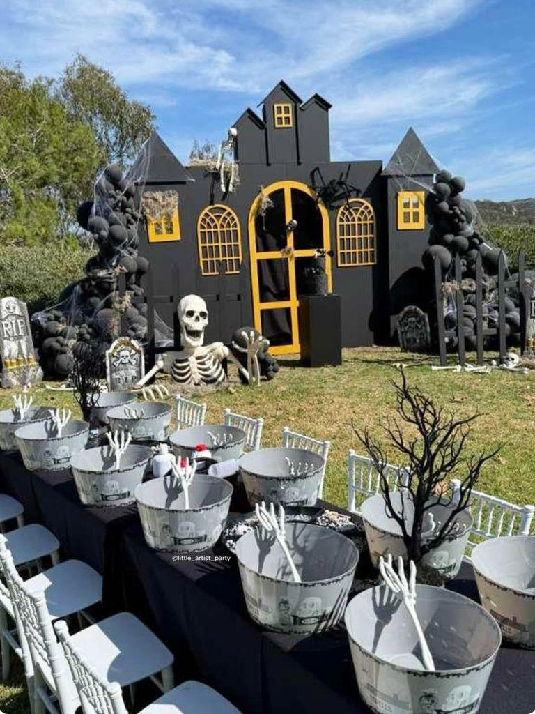 unforgettable Halloween party ideas - ReallyRushai