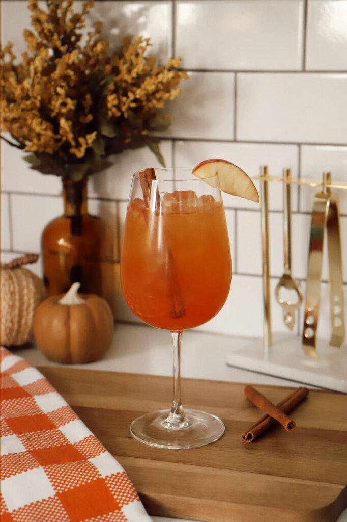 Friendsgiving Ideas - Friendsgiving Cocktails - ReallyRushai